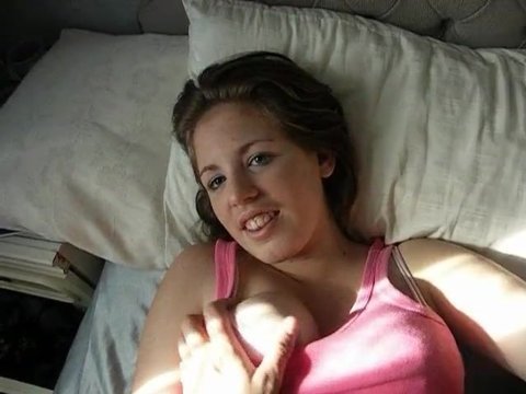 Girlfriend giving blowjob in bed