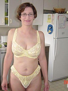 Cricket recommendet in glasses redhead Mature